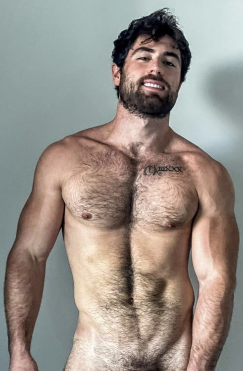 beards-of-paradise:  Ruggery Valdivia