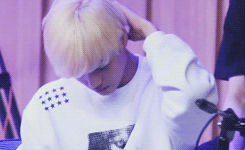 clrao-deactivated20170612:   kai touching his hair and acting stupid and putting