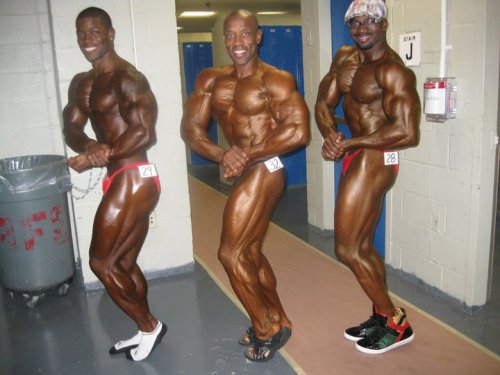 blackprotein: ALL THAT DICK-not many BodyBuilders show off the COCK (what’s his deal)