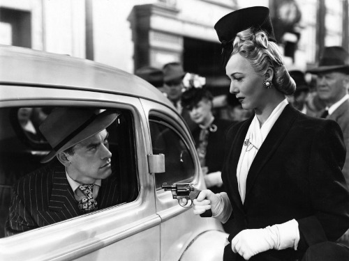 noirbynight:  screengoddess:  Carole Landis & John Ireland 1946  Not sure what movie this is from, but I’ve always loved this image 