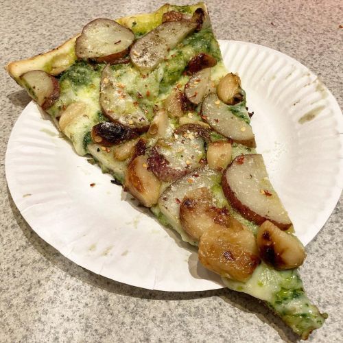 Potato garlic pizza with pesto sauce.  San Francisco CA  @ozpizzasf  ••• One of my favorite late nig