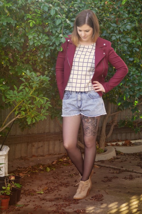 fashion-tights:  (via Wardrobe Quarry: I’m as lost as the ocean deep)