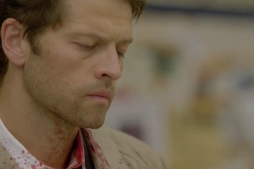 yellow-turtle:angeleyesmomma:From everything being shown of the new season, Castiel trying to wash h