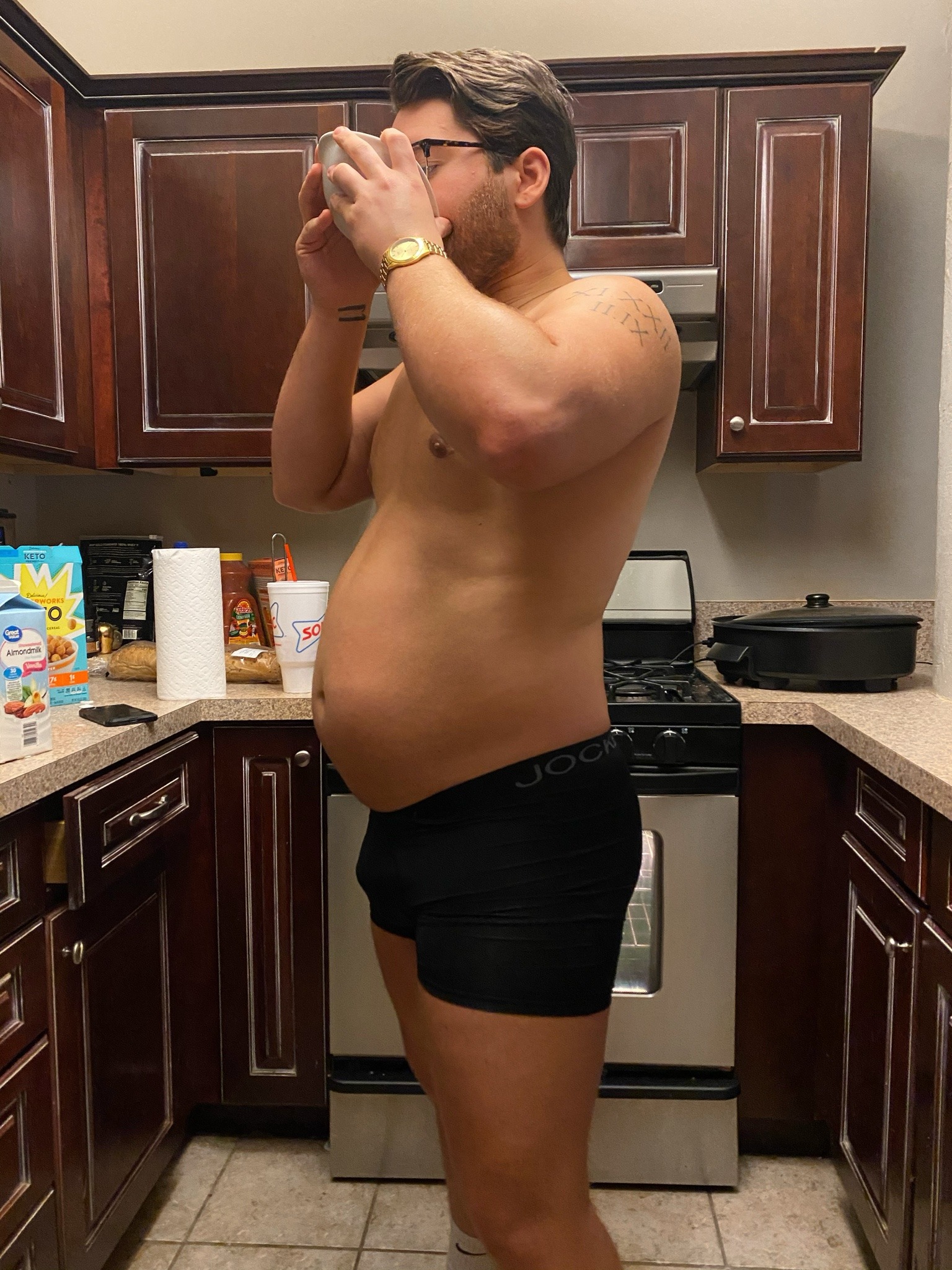 thic-as-thieves:Caught Roman having his favorite late night snack! Waking up in the middle of the night with cereal cravings has become a normal thing for him… no wonder he is packing the weight on so quickly! Also, a ton more new Patreon content