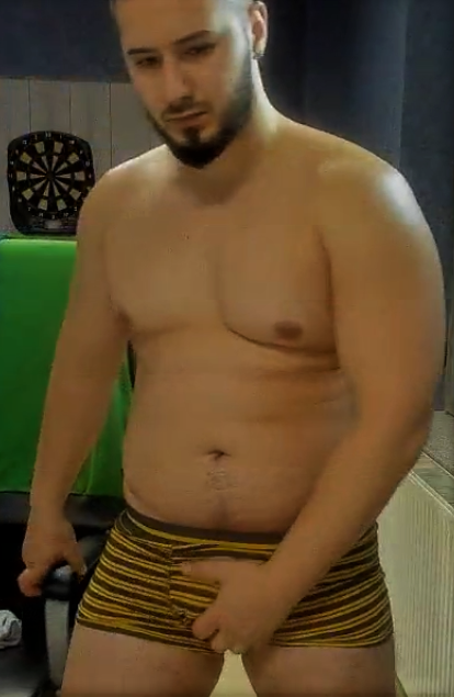 chunkyguys:  Wow! He’s beautiful
