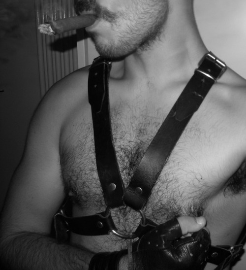 leather-big-wolf:  A series of XXX pics from when I was 21. Early days. Early Bird. Always sleazy, horny and getting subs in trouble ;) LeatherBigWOLF