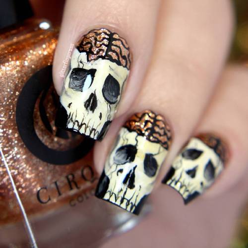 glitterfingerlexa: Closer look of my “half moon” style skulls with rosegold brains  Usin