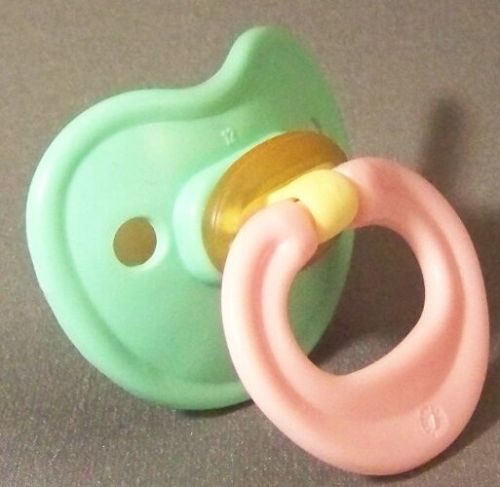 littleprincesschloe:i found a website that sells the cutest nuk 4+5 dummys, omfg someone get me oneeeeeeeeeeeee linky