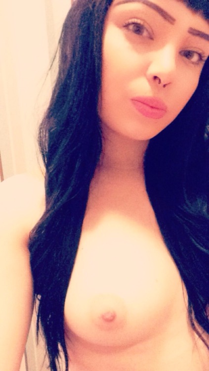 lustdesire:  My fave babe is back!  Follow xatoastonyourgravex now!! Send in your own nudes for promos and stuff