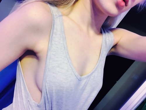 secretlysluttyx: side boob