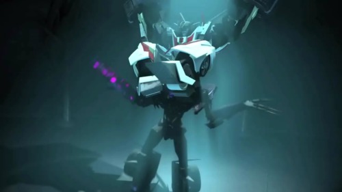 a-good-distraction:newhologram​:Wheeljack crotch right behind you, dude!