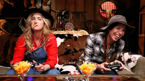 baesarenrae:ASHLEY JOHNSON and  ~Laura Bailey~