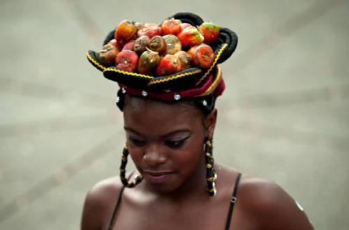 summeroftheblackgirl:  Afro Columbian hairstyles from various iterations of the Afro Columbian Hairstyle Competition.  Here is an article telling us more about the styles and their history. Afro-Colombian women braid messages of freedom in hairstyles