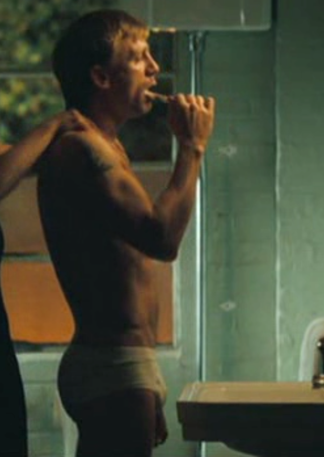hotfamousmen:  Daniel Craig