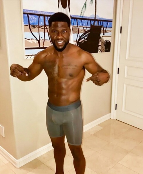 lamarworld:  Kevin Hart bulge