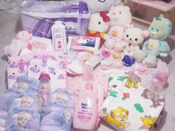 binkieprincess:  I was asked to share my diaper collection thus far. I threw some cute things in just to make the photo more interesting. I don’t have many diapers as you can see. I’m very new to it! I have my Molicare Super Plus, NorthShore Supreme