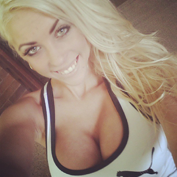amateur-implant-pics:  renee gangell  thebimboblogring:  ♥U Kn0w U Want it ♥Surgically