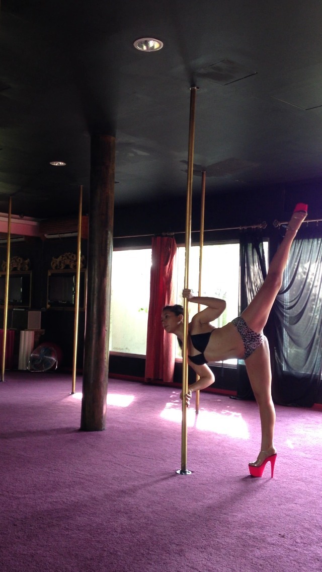 lara-sophia:  Quick pole practice!  Flexibility is looking good! I can finally touch