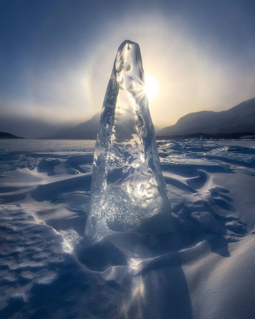 pangeen:A day and a night in the life of a shark finned icecube.Abraham Lake by Colin Muir