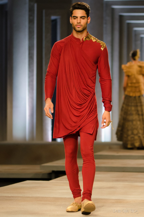 thegoddamazon:  dianarossweave:  salazarhawn:  the men’s looks from Shantanu and Nikhil India Bridal Fashion Week 2013 I do want to edit and re-work several of these looks but in general I love the over all aesthetic! Those brocade slip-ons are to Die