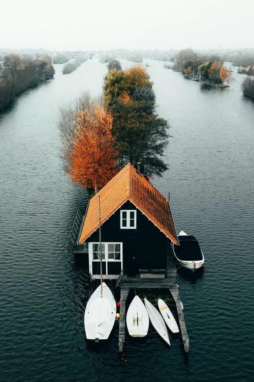 j-k-i-ng:  “Boathouse“ by | Ben Steeman