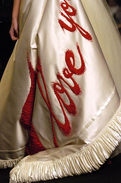 vladallena:  Viktor & Rolf Fall/Winter 2005 