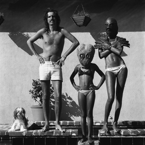 aiiaiiiyo:  Alice Cooper at home with his Wife, Daughter, and Dog in Los Angeles,