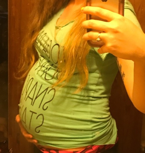 littlemissbellybabe:  Someone wanted to see me stuffed with my shirt covering. I seriously look pregnant lol