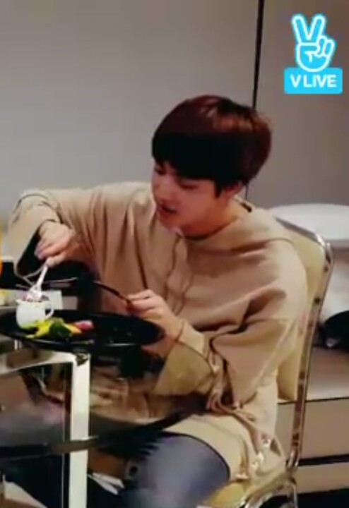 oldunnie: Jin dipping his meat into the sauce bowl instead of pouring the sauce on his meat. Happy J