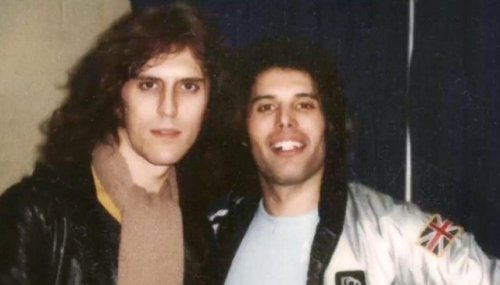 heaven4everyone:Freddie and Mick Rock 1977.