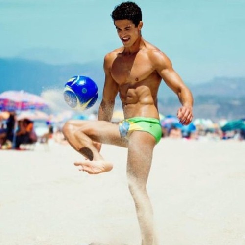 godblessmalefeet:  Rafael Melo