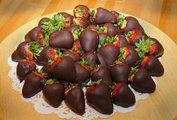 fitblrholics:  Strawberries dipped in dark