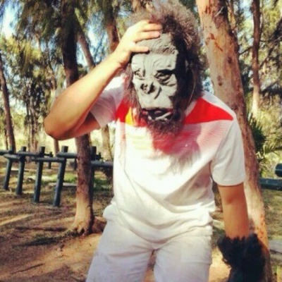 @quaresma_chatte wears a mask.