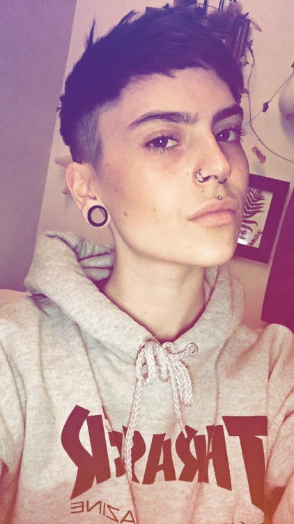 maa-iingan:Shaved my head. Cuter than any cis boy you know  (He/Him)