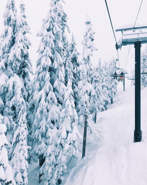 Snowboarding Stevens pass