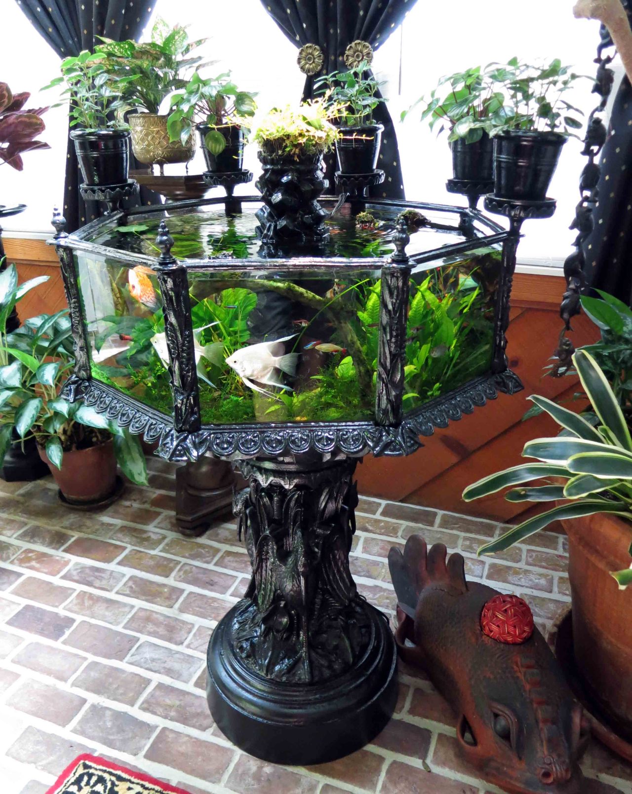 eatbreathedraw:  optimistic-velociraptor:  sixpenceee:  These are Victorian aquariums