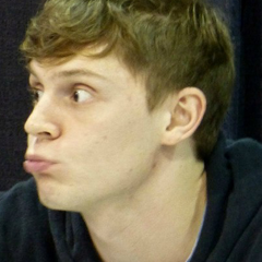 petericonsz:  Evan peters icons