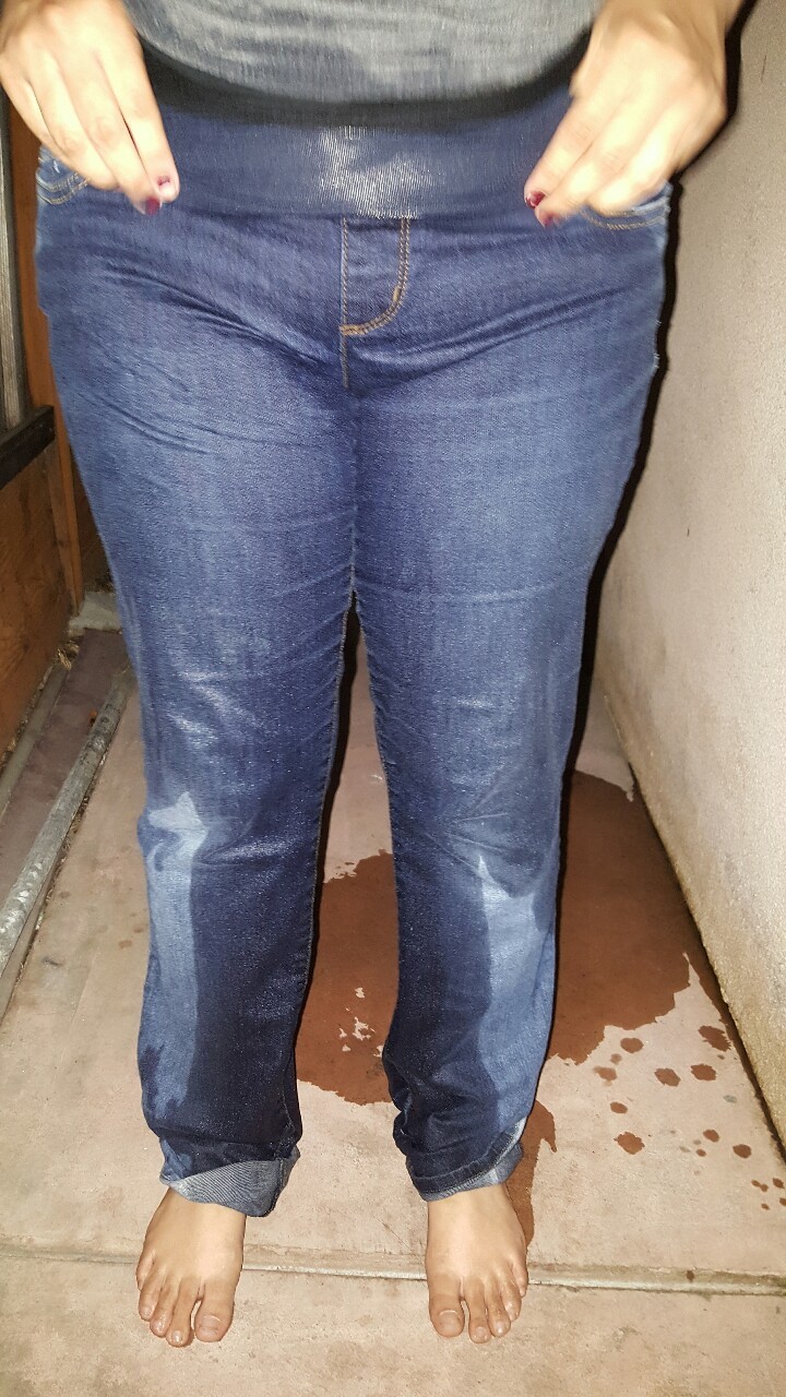bebel112:  mrdesperation:  So… this just happened. Have you ever seen jeans so