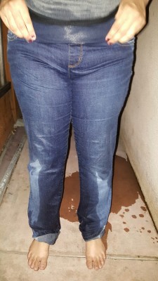 Bebel112:  Mrdesperation:  So… This Just Happened. Have You Ever Seen Jeans So