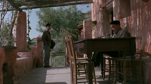 Massimo Troisi and Phillipe Noiret in IL Postino (The Postman) (1994)Director: Michael Radford 