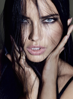 senyahearts:  Adriana Lima by Paola Kudacki in “All The World’s A Stage” for Elle US, October 2015 