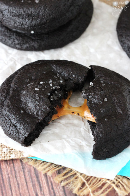 sweetoothgirl: Salted Caramel Stuffed Chocolate Cookies