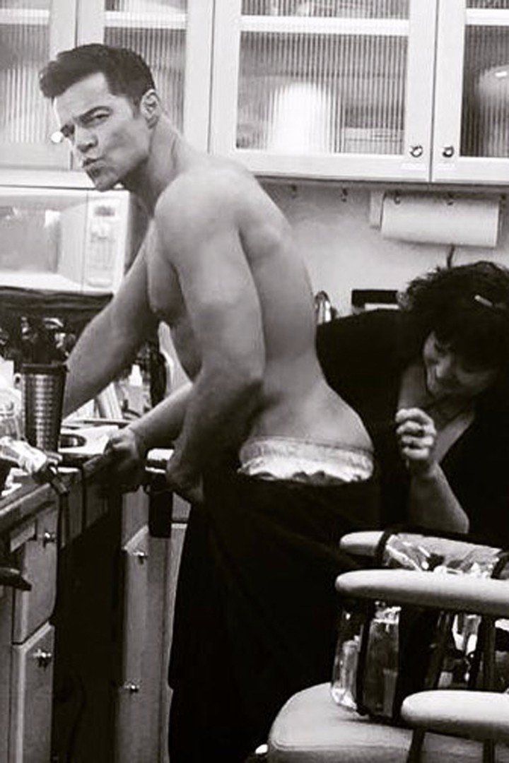 lamarworld1:(PT.2) Ricky Martin bulge &amp; cakes