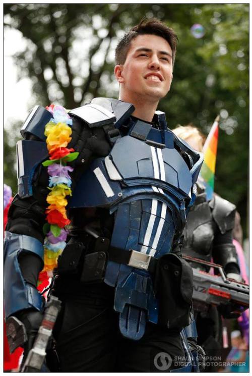 faeriefountain: artsyneurotic: Looks like we have a new Kaidan cosplayer in town!  Guy’s 