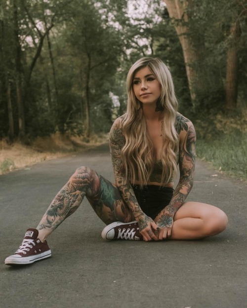 fludogenerator:   nikki.s.tattoos