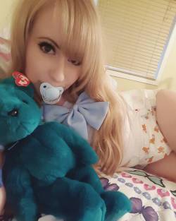 littlemisspixels:  Hanging out with my Teddy