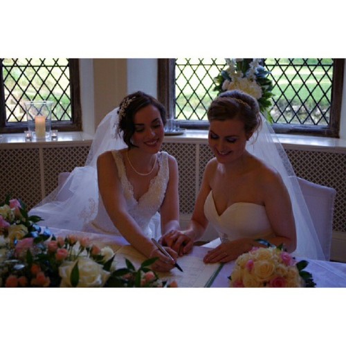 roxeterawr:That moment when you are married to the love of your life *bawls*