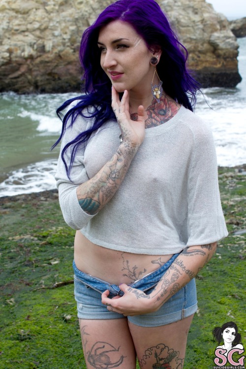 suicidegirlslover:    Boomie Suicide   