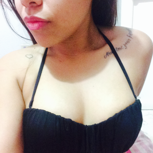 gnarlycupcakex:  Black swimwear