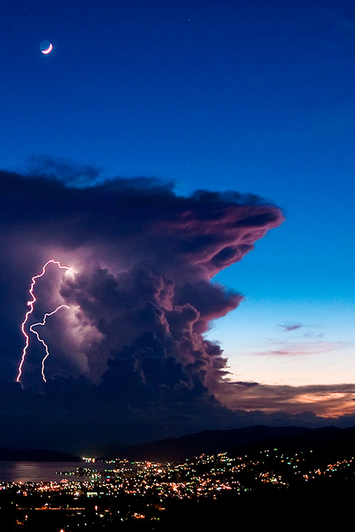 fuckyathunderstorms:sundxwn:The Moon, Thunder Cloud & Lightning by Stephen JayOh fuck ya